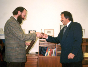 Prof. C. Knospe receives the Otto Zietzschmann Prize 1996 during a ceremony in the Department of Veterinary Anatomy 
							of the University of München on November 15, 1996.